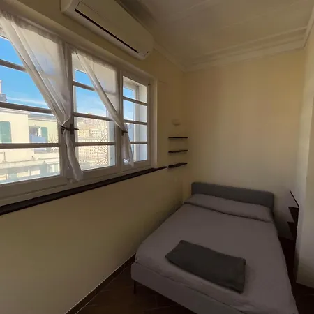 Tiny Penthouse In Corso Sardegna Génova